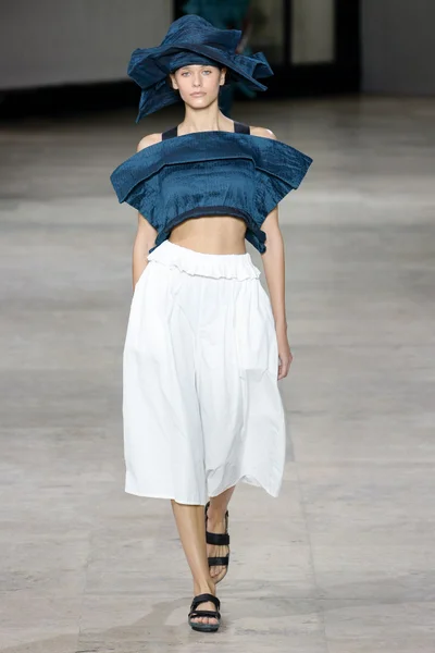 Look 25
